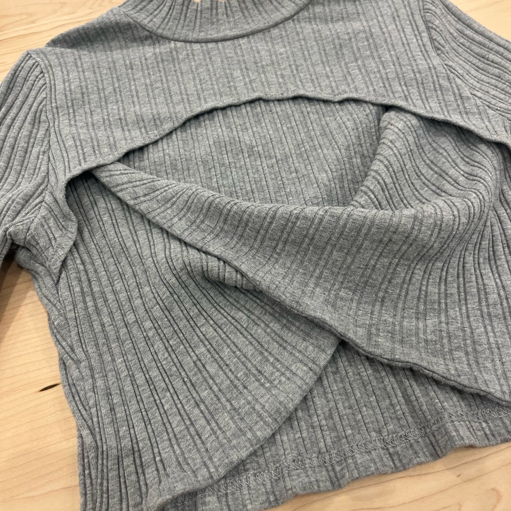 Cropped gray sweater with cut out. Size large. - Picture 2 of 5